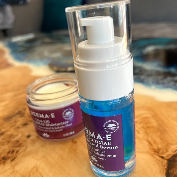 Used 1 time - Like New - DERMA-E Ultra Lift Firming DMAE Serum & Moisturizer Duo - Picture 5 of 7